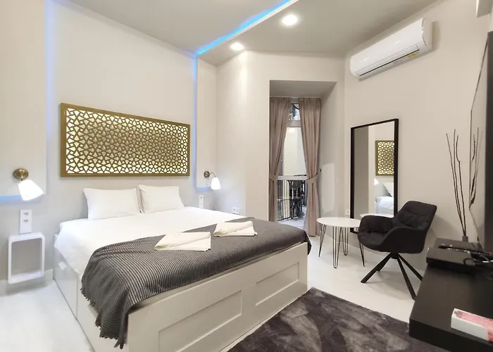 The Royals Downtown Apartamento Budapest