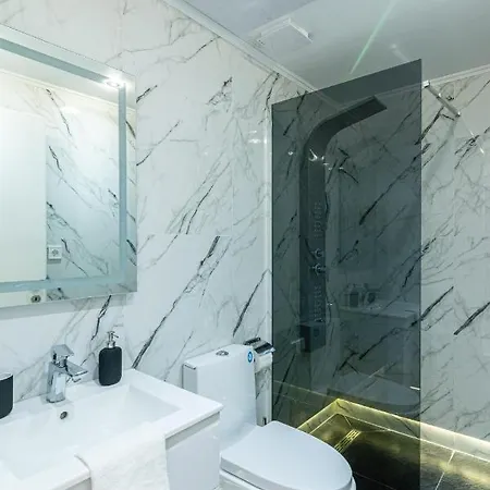 The Royals Downtown *