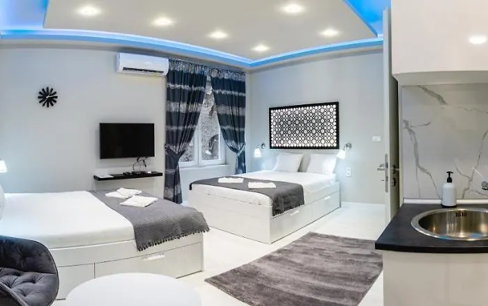 The Royals Downtown *