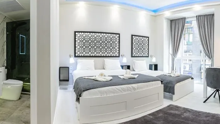 The Royals Downtown *