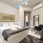 The Royals Downtown Apartamento Budapest